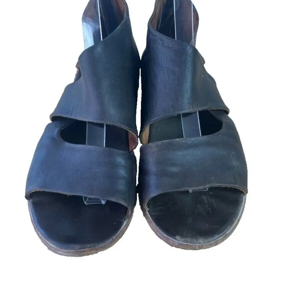 P.Monjo Sandals Women's Sandal 7.5 Brown Leather  Made in Spain Zip Summer